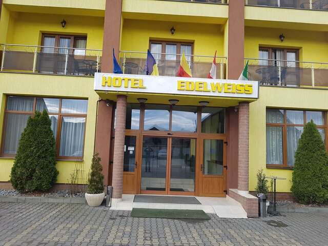 Отель Hotel Edelweiss Медиаш-5
